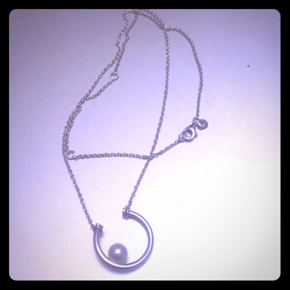 Pandora contemporary pearl necklace